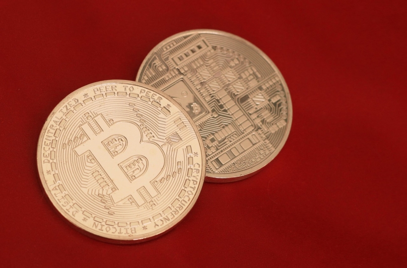 欧意交易所:USD交易对行情图完成升级 日交易量突破50亿美元并新增20项指标